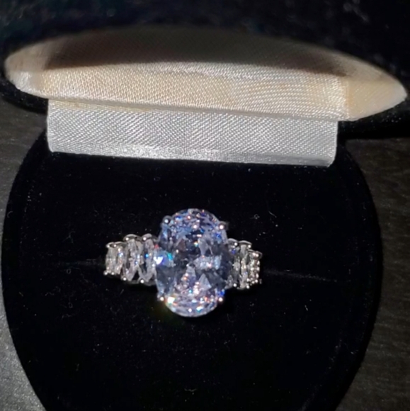 Ring - Picture 8 of 11